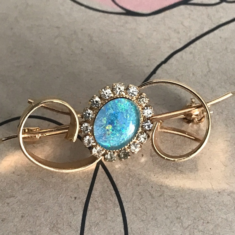 ✨Sold✨Vintage Costume Jewelry Brooch With Blue Faux Stone & Rhinestones - Picture 1 of 9